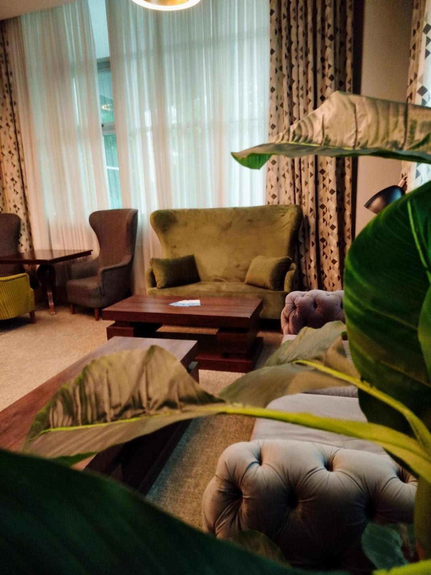 Green Tower Hotel Tbiliszi Kültér fotó